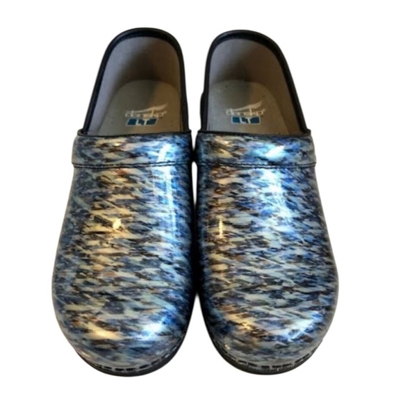 Dansko Lt Pro Blue Waves Clogs NWOT - Picture 1 of 8